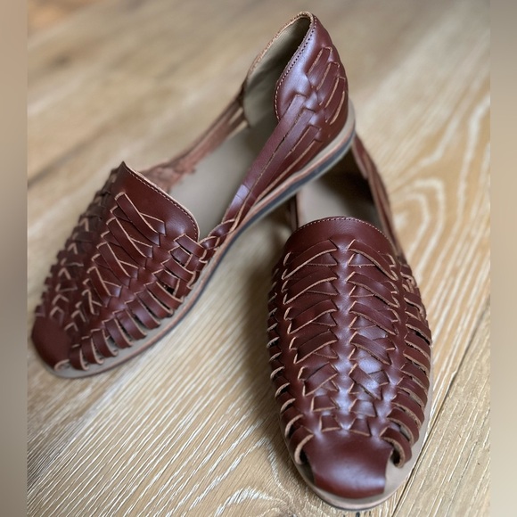 Men’s Nisolo Leather Huarache Sandal in Brown - Picture 7 of 10